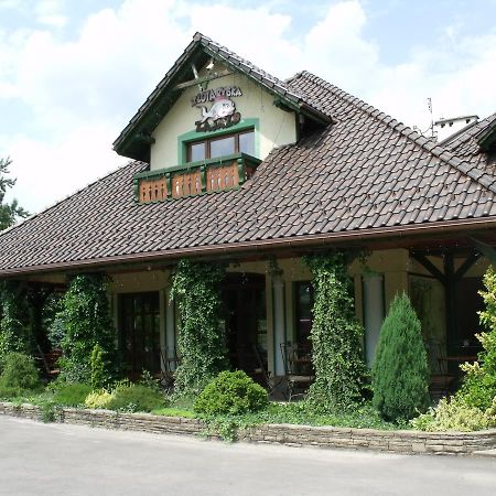 Andrychów Zajazd Zlota Rybka المظهر الخارجي الصورة